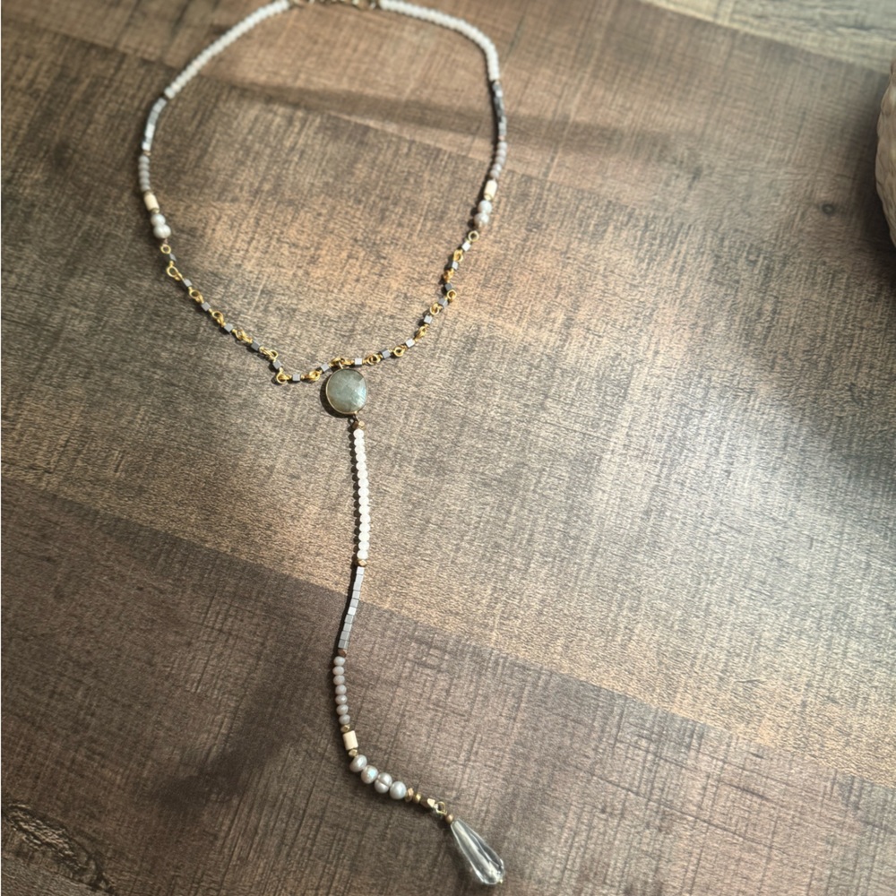 MOODY CHOKER NECKLACE WITH DROP GEM